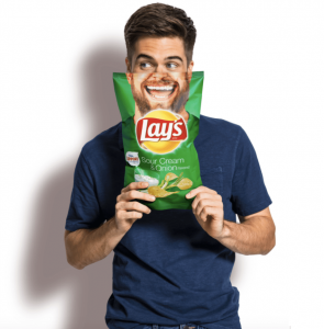 Exemple de Consommateur Instagissant Avec Le Packaging Lays
